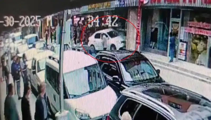 Alkollü Sürücünün Mağaza İstilasından Çocuklar Son Anda Kurtuldu