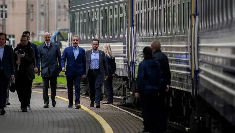 Dışişleri Bakanı Fidan, Ukrayna Çıkarmasıyla Diplomasi Arenasında Yeni Bir Sayfa Açtı