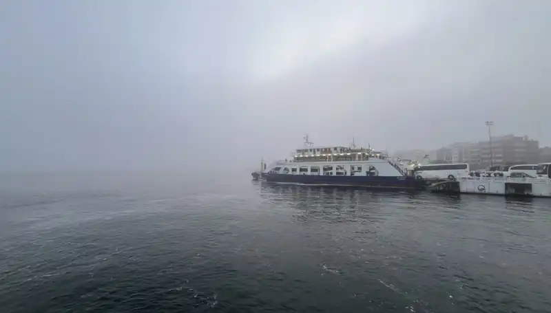 Çanakkale Boğazı'nda Yoğun Sis Nedeniyle Transit Gemi Geçişleri Durduruldu