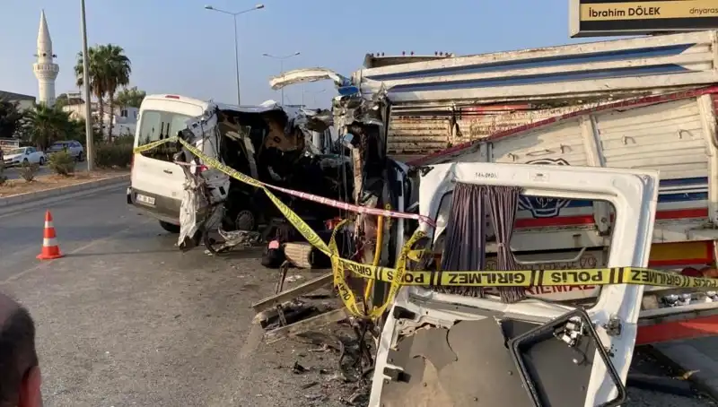 Mersin’de Tatil Yolunda Meydana Gelen Feci Kazanın Detayları