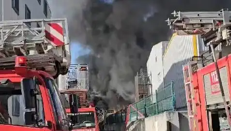 Tuzla'daki Fabrika Yangını Kontrol Altına Alındı: Olayın Ayrıntıları ve Son Gelişmeler