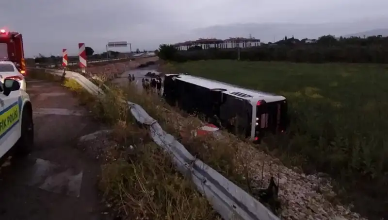 Manisa'da Feci Yolcu Otobüsü Kazası: Yaralılar Hastanelerde Tedavi Altında!