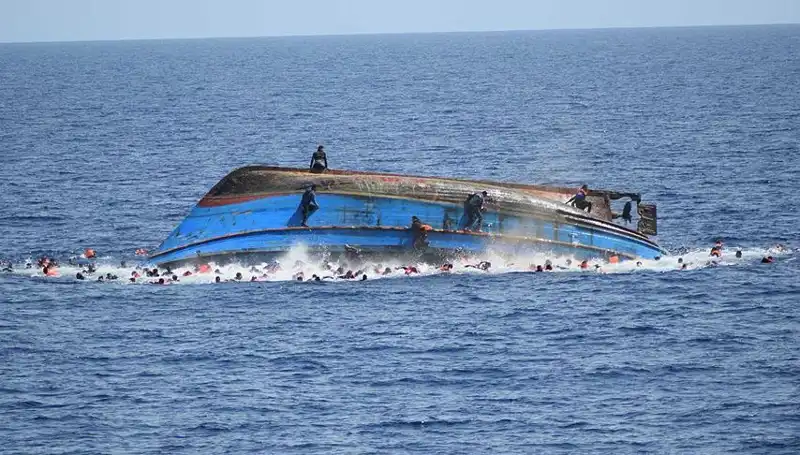 Filipinler'de Gemi Alabora Oldu: Arama Kurtarma Çalışmaları Devam Ediyor