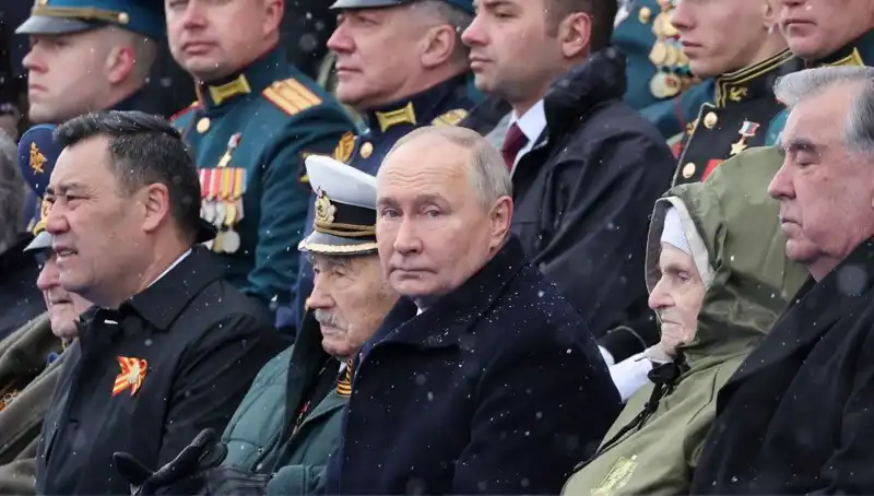 Rus Ordusu Genişliyor: Putin'in Tarihi Askeri Çağrısı ve Etkileri