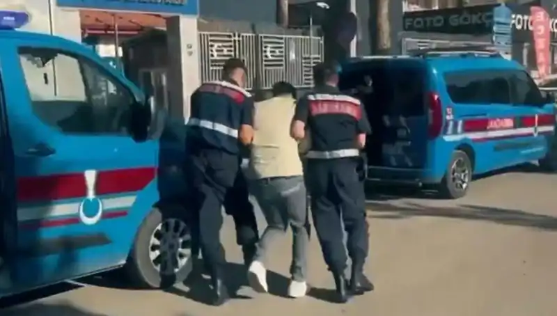 10 İlde Suç Örgütlerine Dev Operasyon: 74 Kişi Gözaltına Alındı