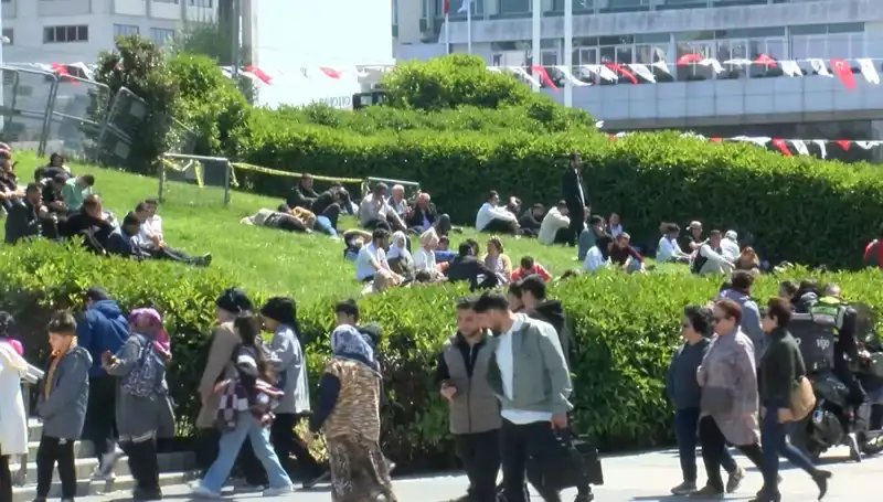 Taksim'de Deprem Yoğunluğu Artıyor: Uzmanlar Neleri İşaret Ediyor?